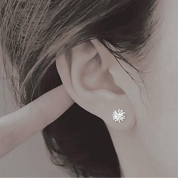 “Dandelion Balls” 925 Sterling Silver Tiny Dainty Spikey Flower Firework Studs - Picture 12 of 16